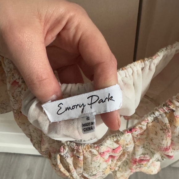 South Moon Under Floral Crop Top - Picture 3 of 3